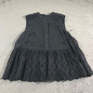 Gap women's eyelet top size L preowned